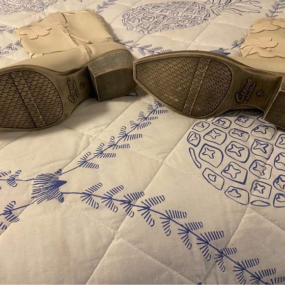 New Sam Edelman boots floral design. Really cute! Cowgirl/Rodeo Boots! - Picture 4 of 5